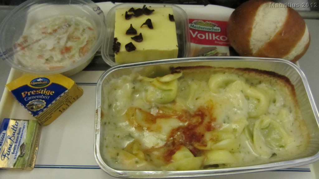 20121017_flug_to_mru_mk010