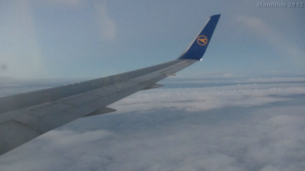 20121017_flug_to_mru_mk011